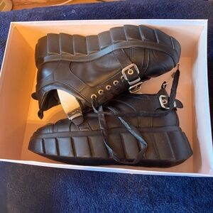 *NWT* AGL LIDIA BUCKLES 37.5|7.5